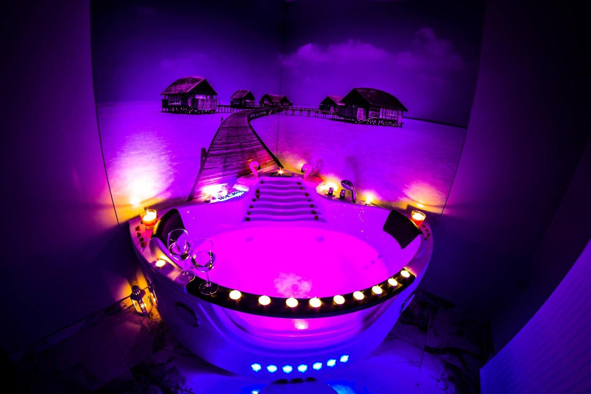 Hot Jacuzzi In Cracow Appartement